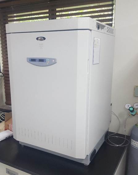 CO2 Incubator (with water Jacket)